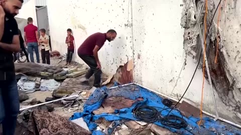 israeli strike leaves debris, killing Al Jazeera journalists 08/11