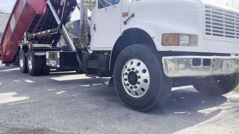 Roll Off Dumpster Rentals in Orlando | Fast & Reliable Dumpster Service by Dumpster Medic