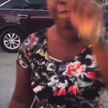 Black woman attacks White victims