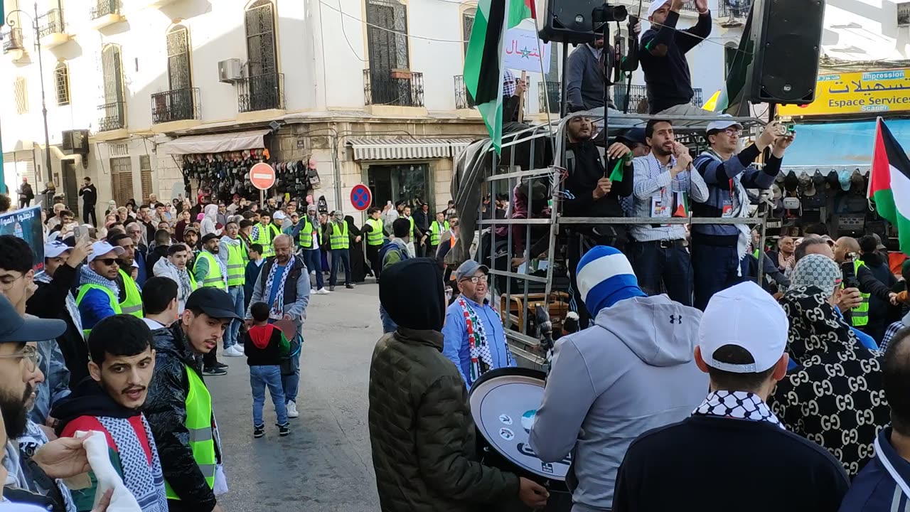 مسيرة حاشدة شعبية استنكارا لرسو سفن العدو بميناء طنجة 20 04 2025 تحيا فلسطين