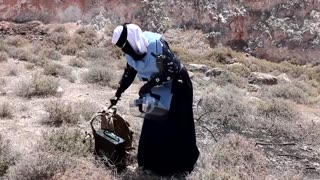 Driven by personal loss, Syrian woman clears war remnants