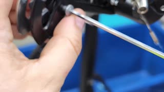 How to quickly clean a bicycle rear derailleur