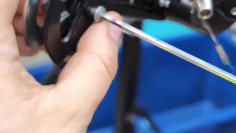 How to quickly clean a bicycle rear derailleur