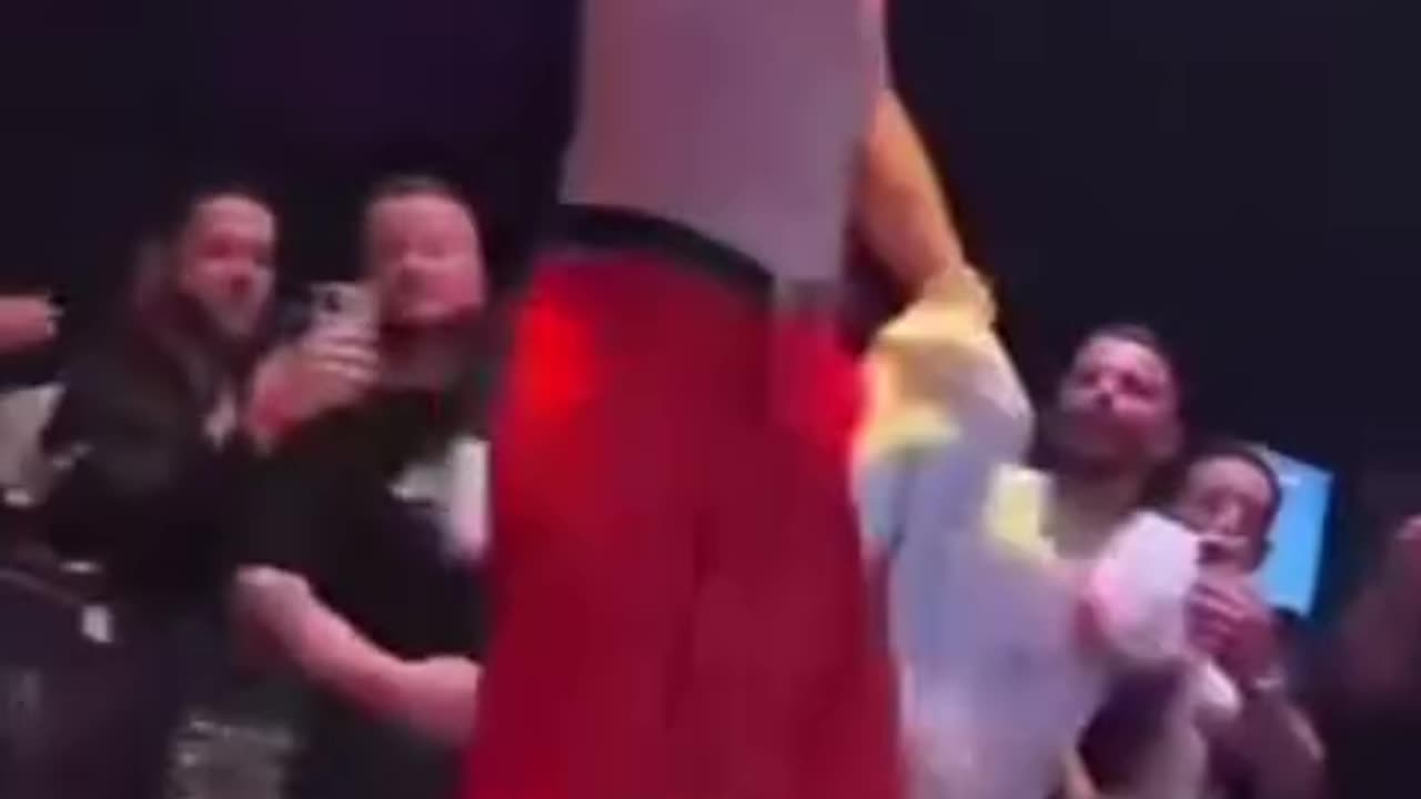 Gjesti bën deklaratën e papritur në koncert “Jam i martuar”