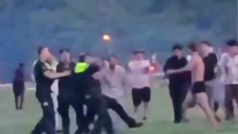 GERMANY: Police officers were attacked and jumped on by a pack of migrants