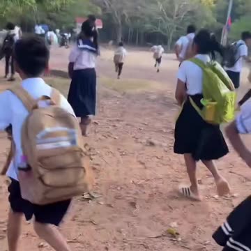 December8, 2025_Many school children ran to safety