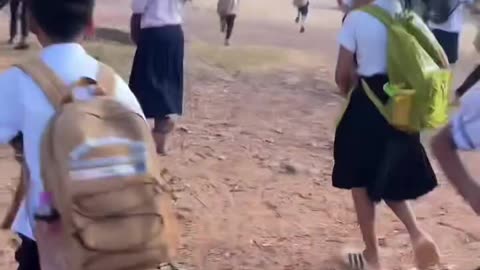 December8, 2025_Many school children ran to safety