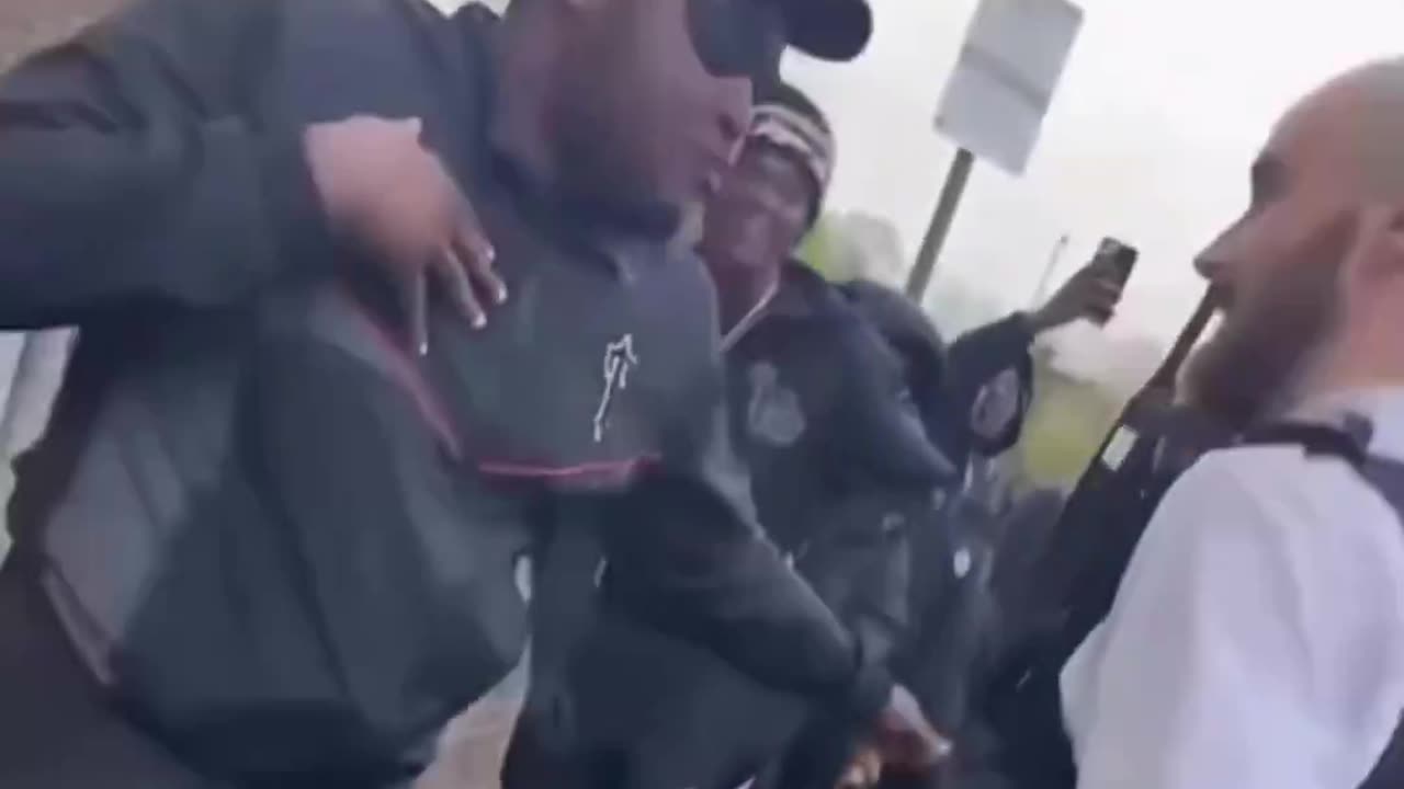 British police are humiliated and ridicuIed.