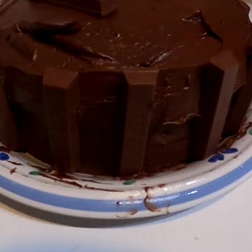 Chocolate Kit Kat Cake