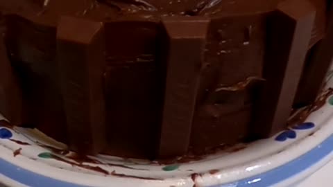 Chocolate Kit Kat Cake