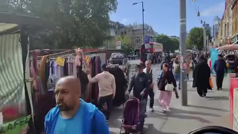 Spot a White person in London (CHALLENGE IMPOSSIBLE)