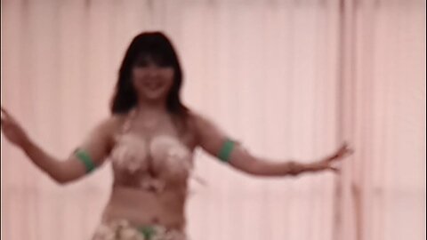 Glorious knockers jiggle dance