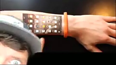 BILL GATES DECLARES THE END OF THE SMARTPHONE ERA & UNVEILS ITS SURPRISING REPLACEMENT 🖕