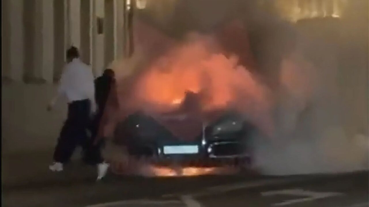 Bannon’s WarRoom-BREAKING: Vladimir Putin’s Limo Blown Up, Jack Posobiec Reports