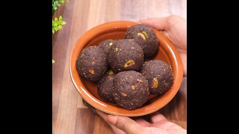 Ragi Makhna Laddu