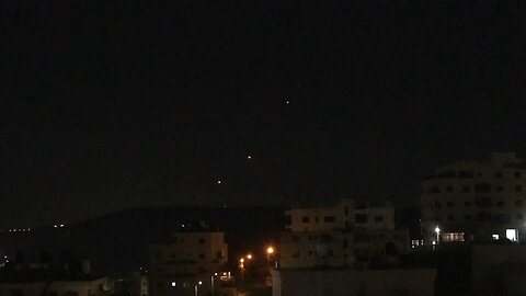 Salvo of Iranian missiles seen over Ramallah