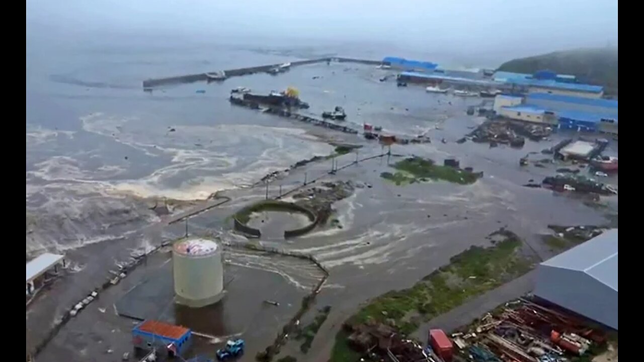 Massive 8.8 Earthquake Off Russia Triggers Tsunami Waves Across Pacific