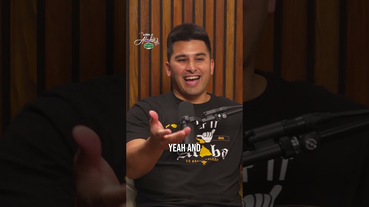 Sailing with Phoenix's Hawaiian welcome 🤙🏽