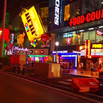 Cruisin' The Vegas Strip 😎