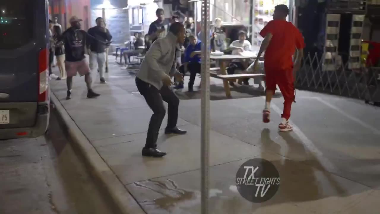 Crazy Brawl Breaks Out in the Middle of the Road | Downtown Austin | Feb 7, 2025