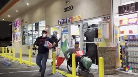 Mass Looting Begins in Los Angeles - gas station broken into and looted