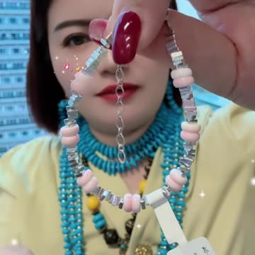 20250721-4 Pearl Pink Conch Shell Bracelet Shines Fairy Light on Wrist