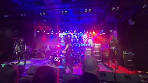Saturn cats ( live)