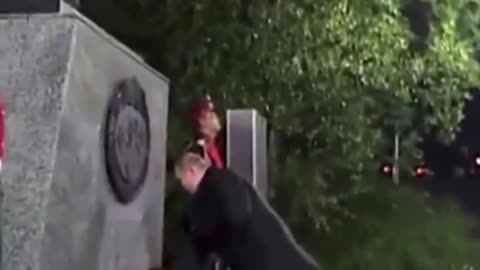 Putin visits monument honoring US/Russian cooperation in WW2.