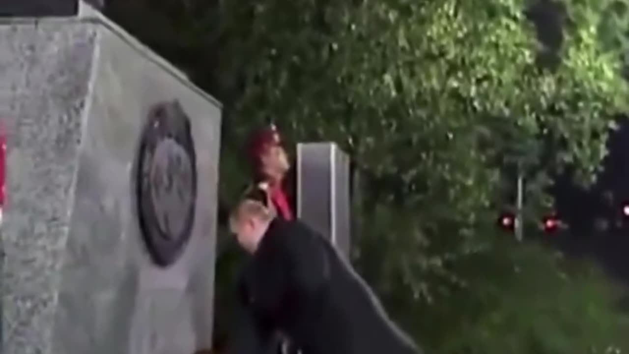 Putin visits monument honoring US/Russian cooperation in WW2.