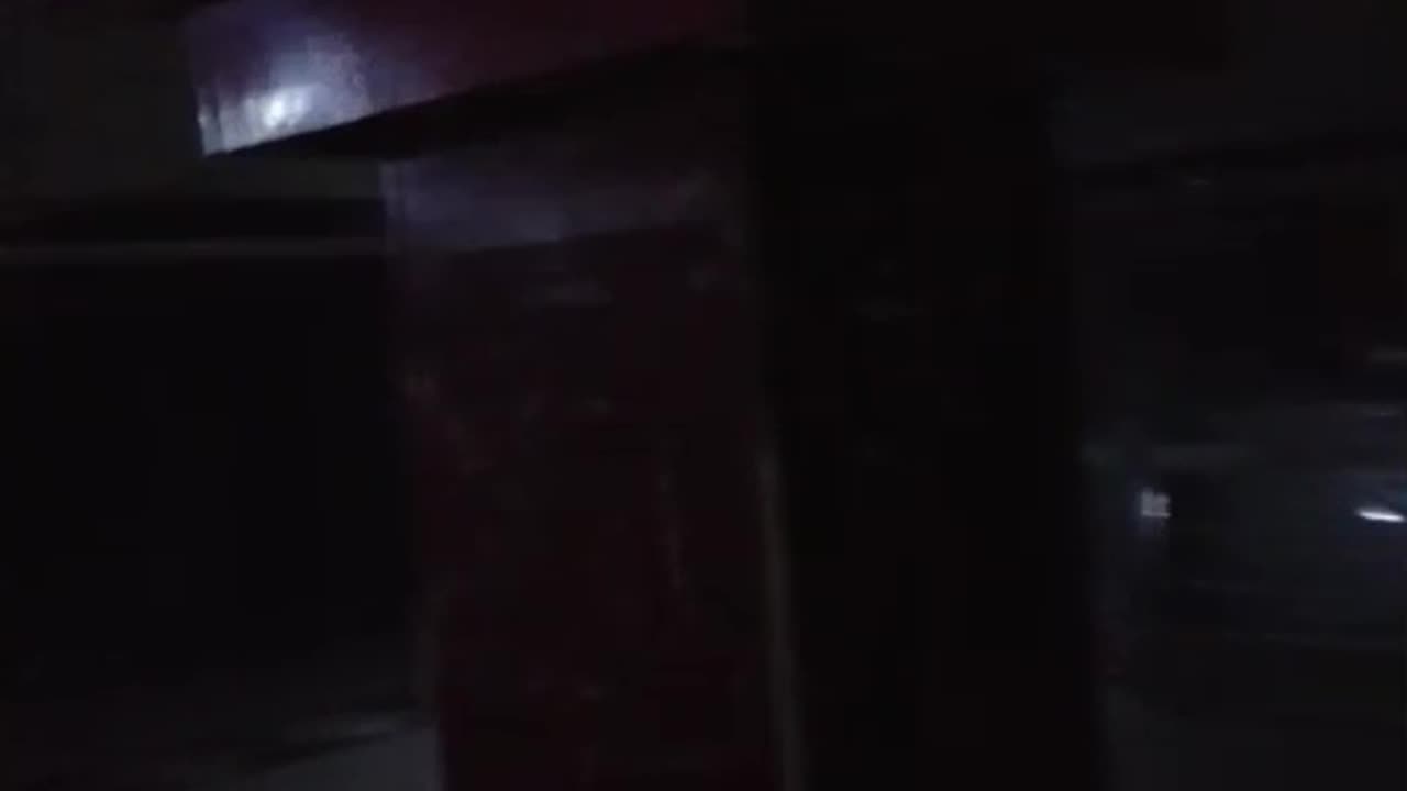 خوفناک آگ لگنے کے بعد پلازا کے اندر کے ابتدائی مناظر