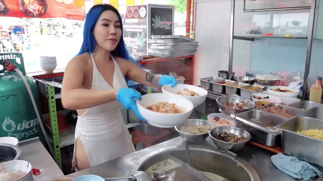 Blue 💙 Hair Thai 🔥 Lady Selling Spicy Noodles 🍜🍜
