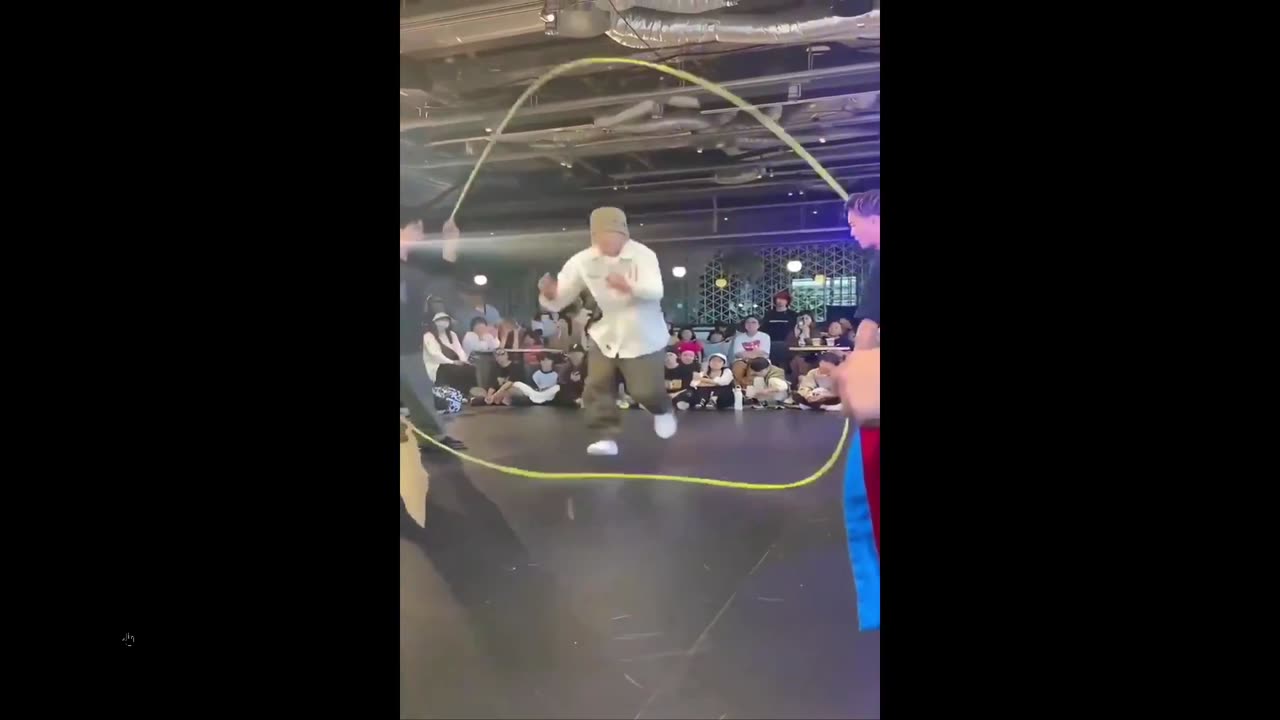 Quick Smile: This man has serious moves huh! Superrrrbbbb.
