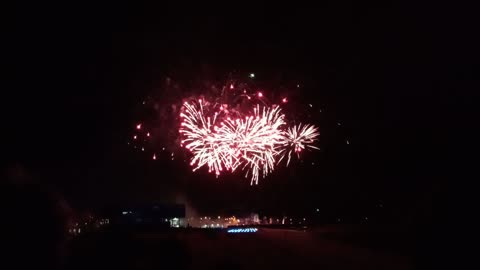 Große Lichtshow und Feuerwerk bei der Sail 2025 in Bremerhaven