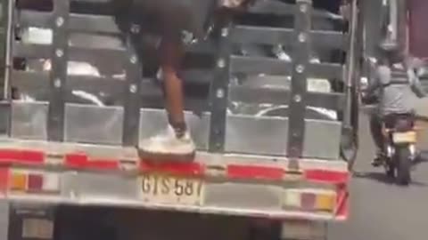 hombre fue sorprendido intentando robar