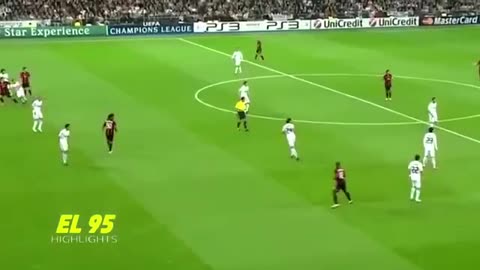 The day Ronaldo - Ronaldinho faced each other for the first time