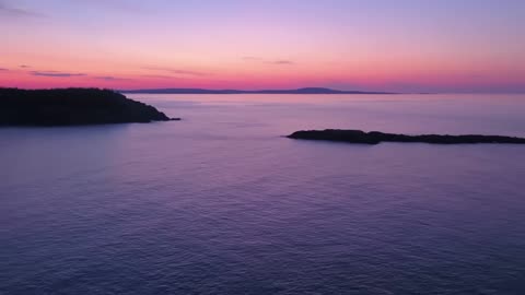 Amber Whisper – warmth carried through air.