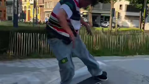 😂🛹 Chaotic Trick Bag by steenbekenick! That's a Close Call! | SkateNation