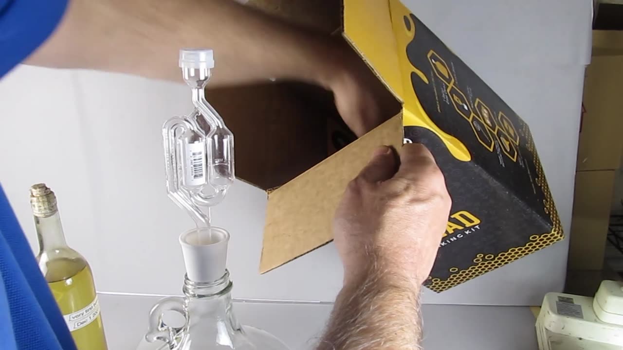 Unboxing a Mead making kit | This will show you mead making is very easy