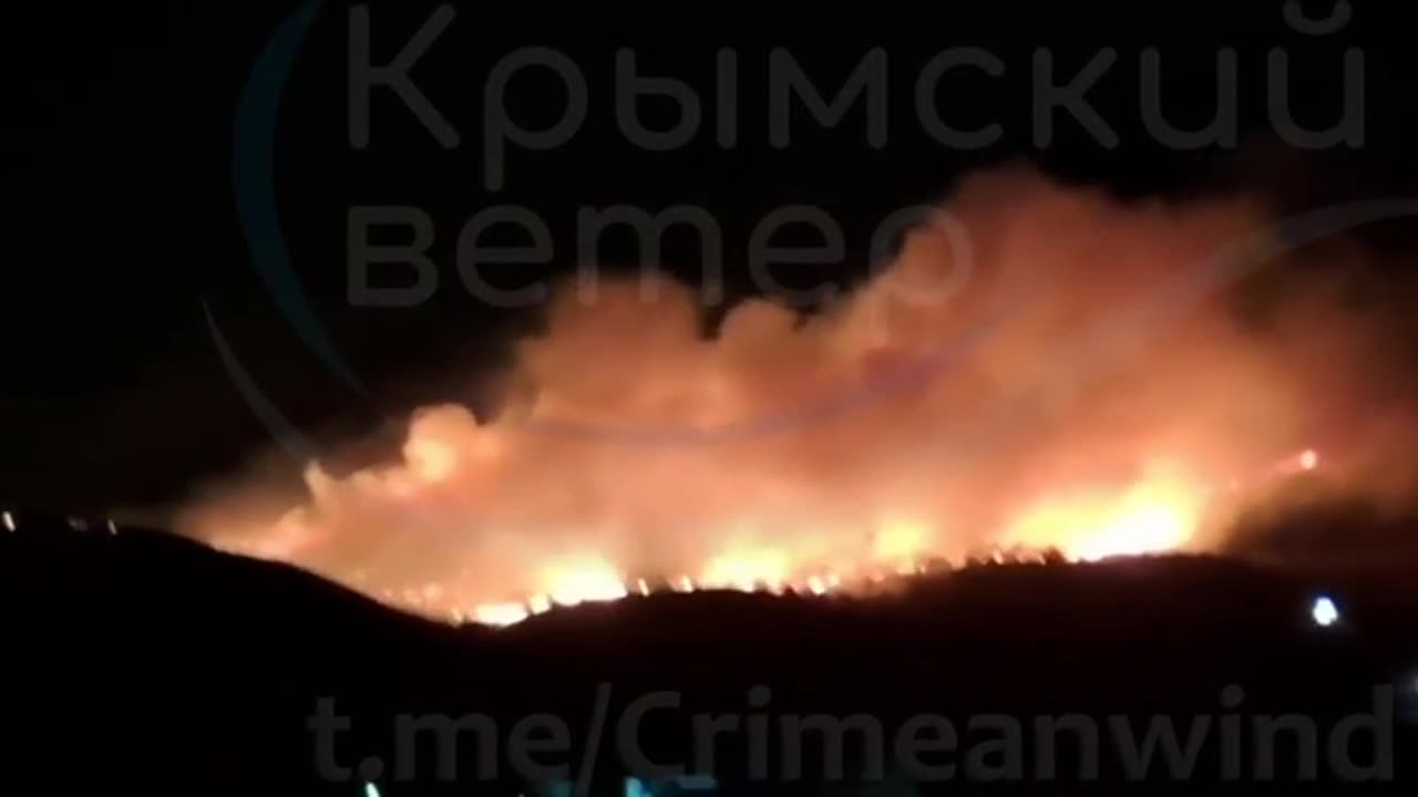 🔥👀 A powerful fire on Mount Dzhan-Kutaran near Feodosiya, Crimea!