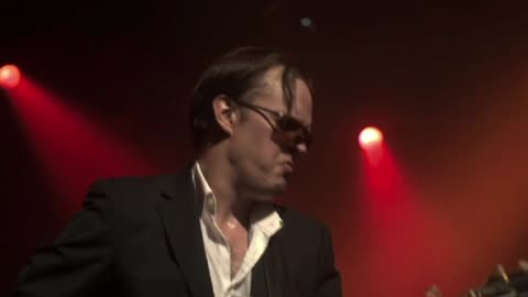 Sinner's Prayer (Lowell Fulson cover) - Beth Hart & Joe Bonamassa (live)