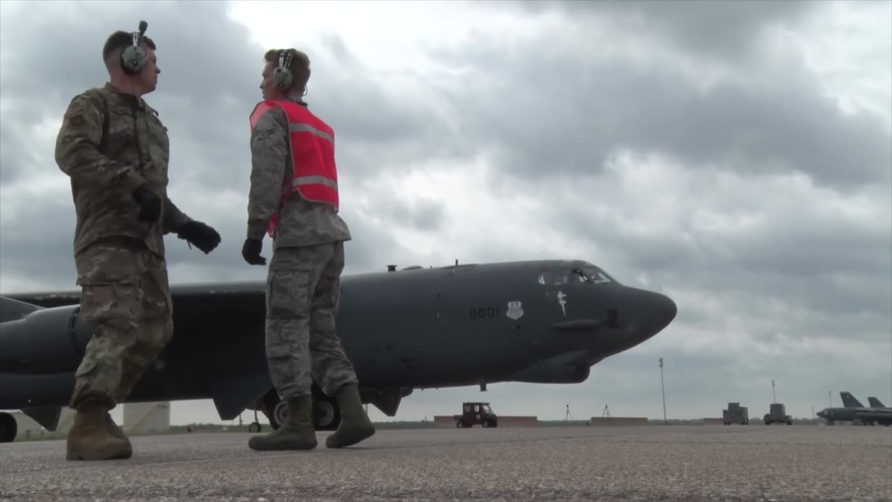 Emergency launch of a B-52? The US Air Force uses explosives