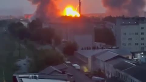 Lustsk bombardamento con missili russi Kh-101 che lanciano bengala prima di colpire
