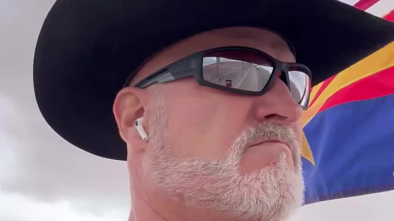 HOLD THE LINE. 👀🇺🇸