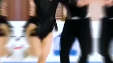 The graceful figure of female athletes in figure skating competition
