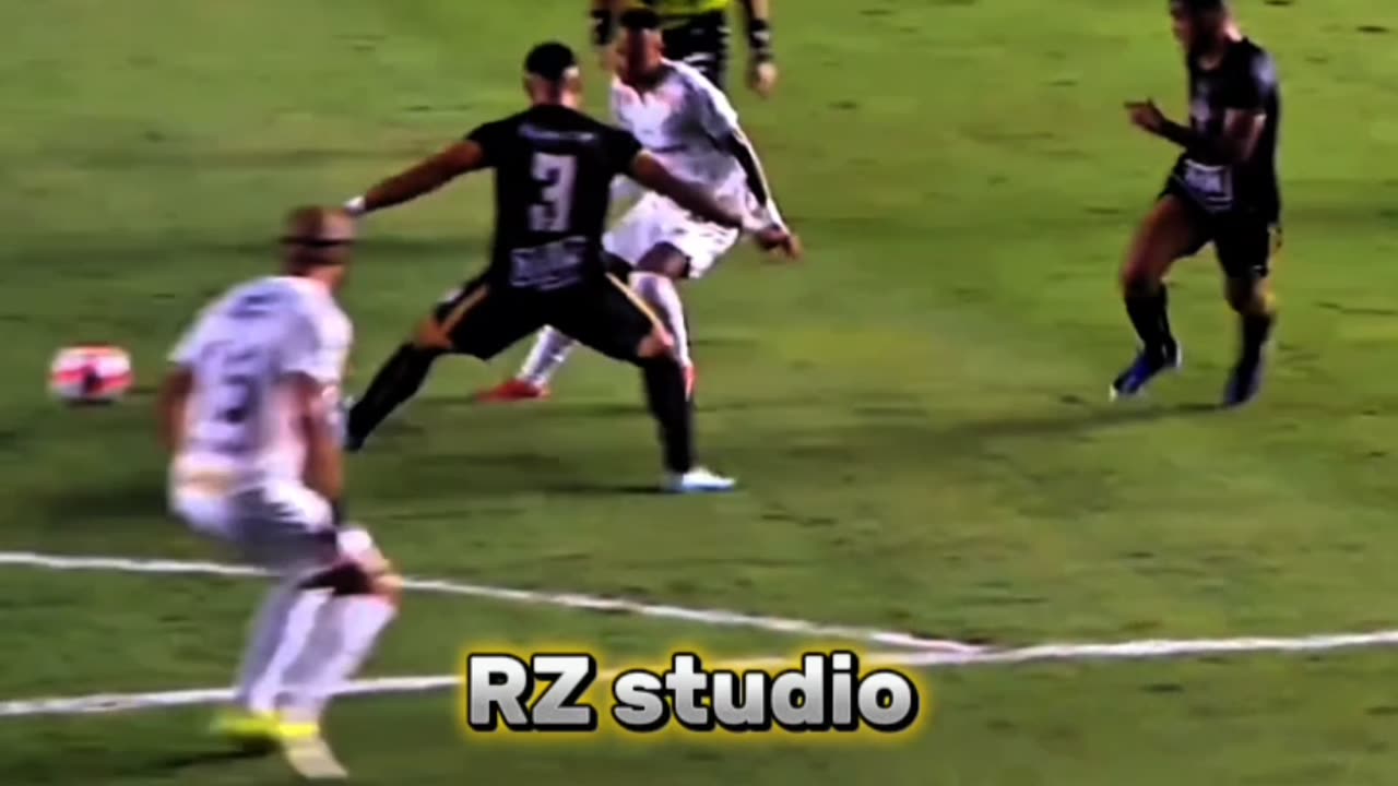 Neymar vs Ronaldo who wins in dribbling