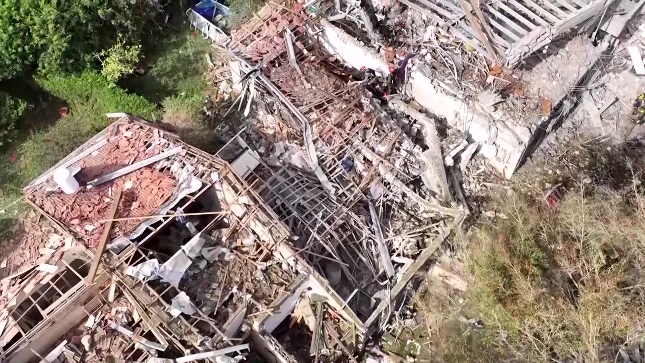 Trump raises 'regime change' as US warns against Iran retaliation