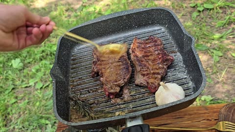 Cheese-Stuffed Potatoes & Juicy Steak in the Middle of Nowhere