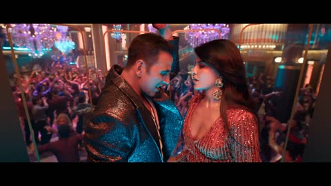 "Laal Pari" – The fiery new track by Yo Yo Honey Singh & Simar Kaur from the movie Housefull 5!
