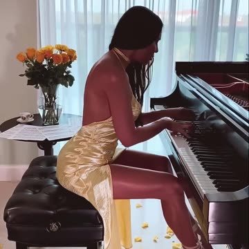 Lola - Chopin Waltz in C sharp minor