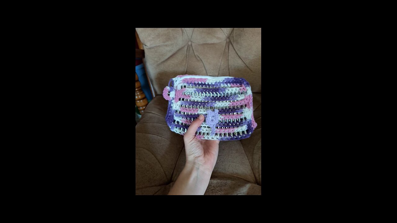 Another soda tab crocheted make-up bag